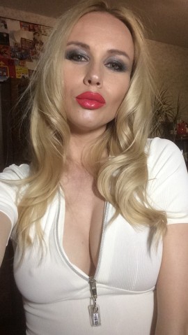 массажистка Виола